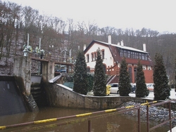 Malá vodní elektrárna Želina na řece Ohři.