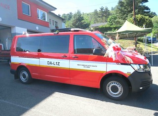 Novým vozidlem dobrovolných hasičů je VW Transport 4x4.