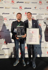 Vyhlašování hlavní kategorie 22. ročníku soutěže Pluxee Zaměstnavatel roku 2024 (zleva) Martin Máca, vedoucí útvaru strategický nábor ČEZ a Josef Lejček, ředitel útvaru personalistika ČEZ.